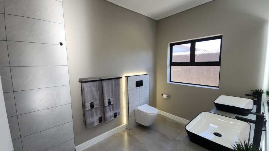 4 Bedroom Property for Sale in Seemeeu Park Western Cape